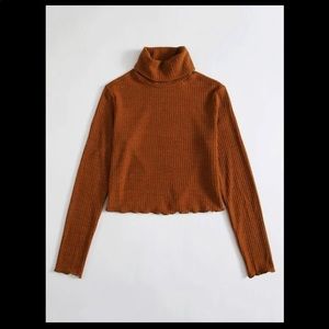 Turtleneck lettuce trim rib knit tee